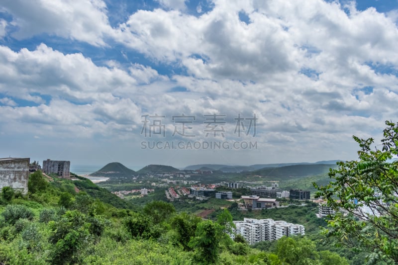 城市,都市风景,非凡的,建筑外部,山,白色,雾,天空,顶部,城市生活