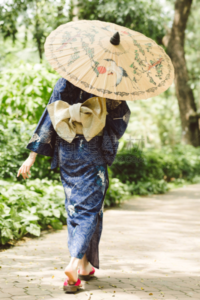 女人,连衣裙,传统,木屐,和服腰带,艺妓,垂直画幅,美,公园,蝴蝶结
