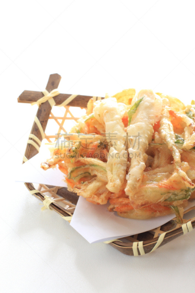 天麸罗,日本食品,竹子,蔬菜,小酒杯,垂直画幅,留白,胡萝卜,无人,书上