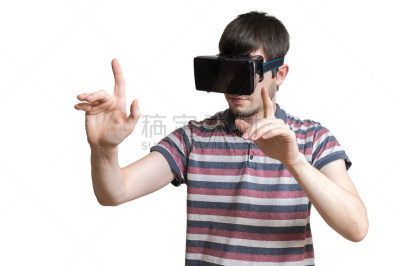耳麦,三维图形,男人,网络空间,衣服,未来,休闲活动,水平画幅,进行中,夜晚