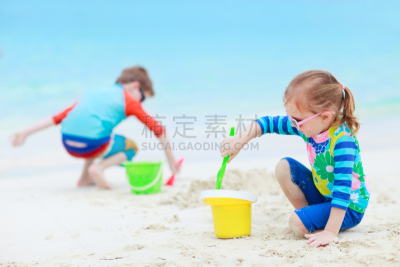 进行中,海滩,儿童,水,休闲活动,水平画幅,沙子,夏天,白人,兄弟姐妹