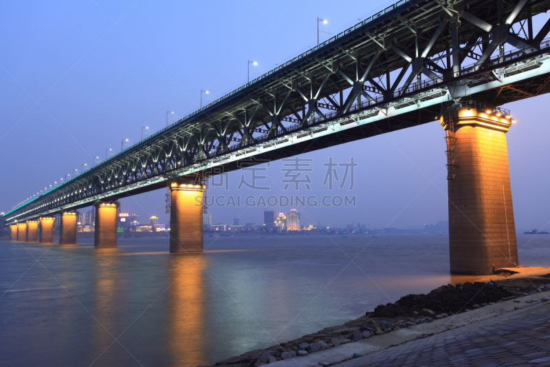 湖北省,铁路桥,水,天空,夜晚,当地著名景点,光亮,曙暮光,灯,明亮