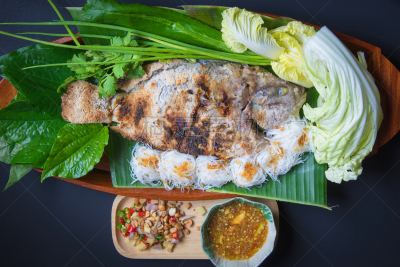 罗非鱼,炊具,鱼肉,红辣椒,餐具,格子烤肉,炸肉排,水平画幅,无人,膳食