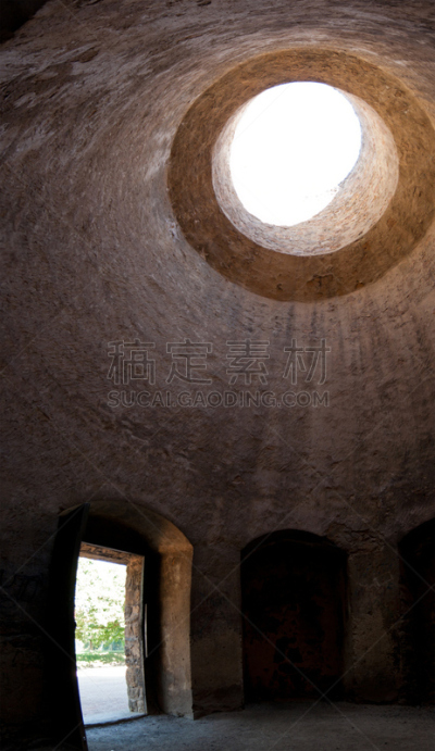 轴座,矿井,垂直画幅,圆形,光效果,无人,湖,门,采矿业,室内