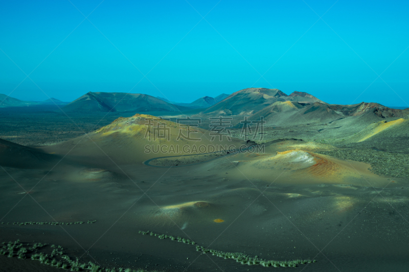 timanfaya national park,火山,兰萨罗特岛,月亮,火山地形,西班牙,巴士,观光巴士,著名景点,沙漠