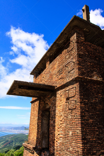 山口,鸟冠,面包车,垂直画幅,天空,沙子,夏天,建筑业,白色,旅游