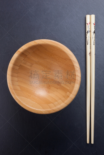 石片,筷子,空碗,没有食物或饮料的迹象,炒菜锅,饥饿的,餐盘,垂直画幅,无人,传统
