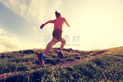 青年女人,自然美,山顶,越野赛跑,慢跑,小路,天空,留白,古典式