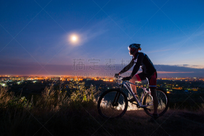 山地车,骑自行车,山,在上面,天空,夜晚,月亮,旅行者,夏天,男性