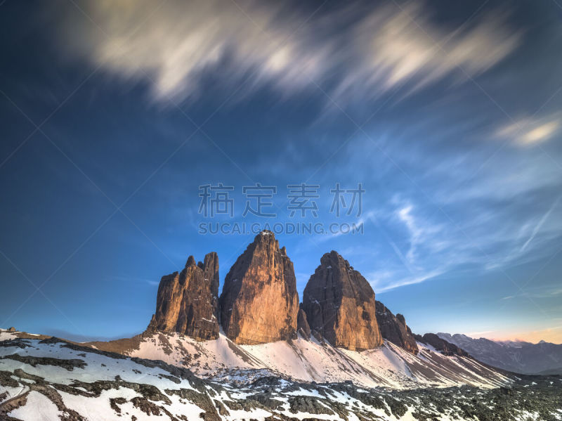 瓦雷多三尖峰,春天,开垛口,奥龙佐迪卡多雷,科尔蒂纳丹佩佐,树梢,上阿迪杰,被侵蚀的,天空,水平画幅