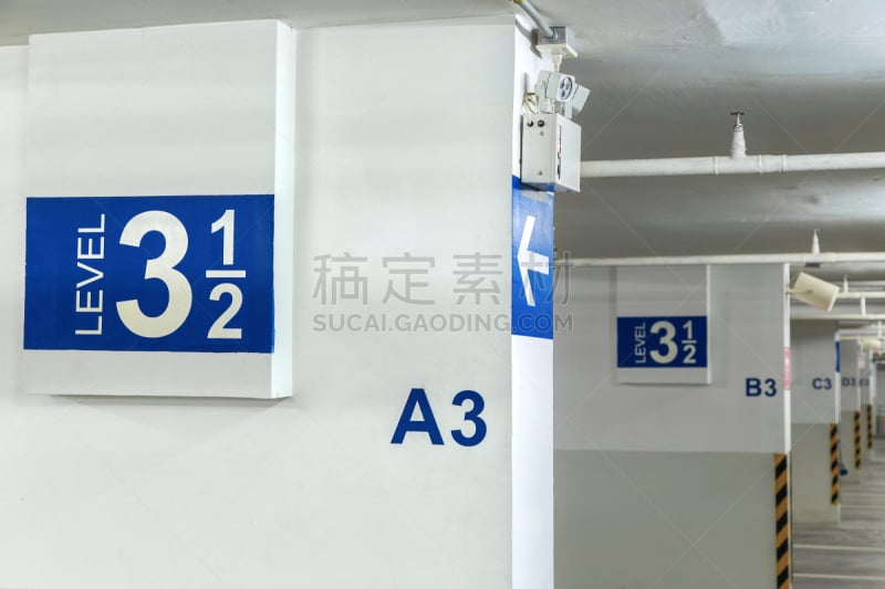 现代,汽车,暗色,交通工具内部,工业建筑,停车楼,数字3,平坦的,室内地面