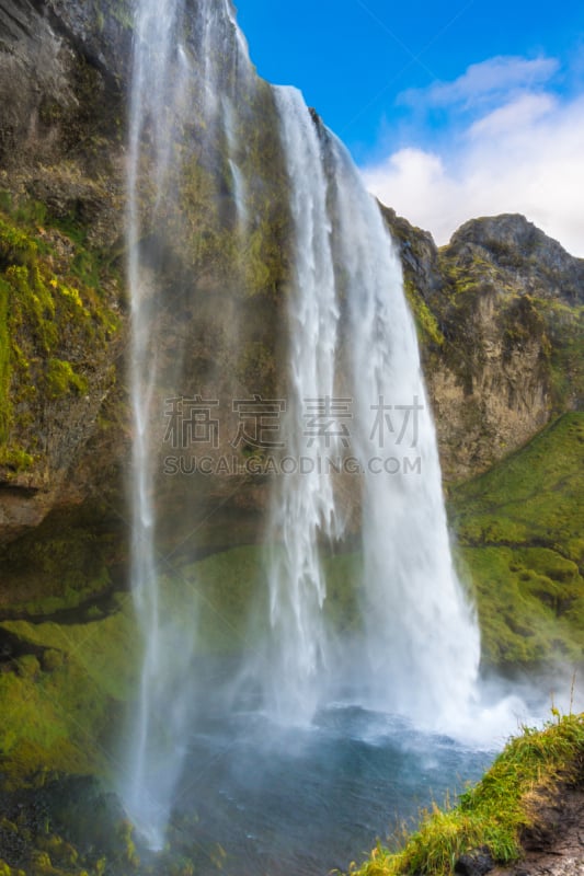 seljalandsfoss waterfall,冰岛国,南,艾雅法拉冰河,维也纳老城内环路,建筑的,冰岛中南部,著名自然景观,垂直画幅,瀑布