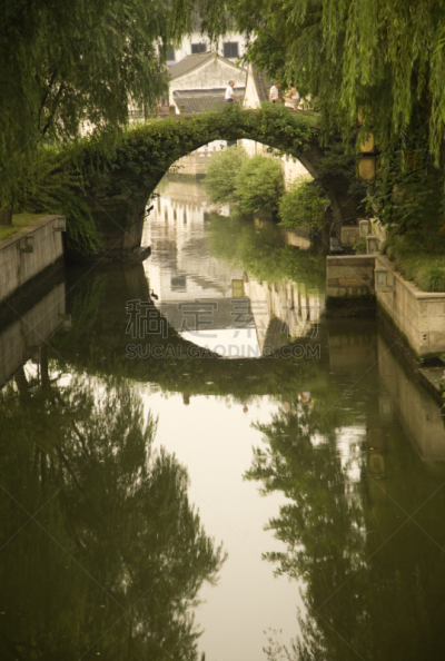 绍兴,月桥,浙江省,垂直画幅,水,天空,公园,运河,古老的,东亚