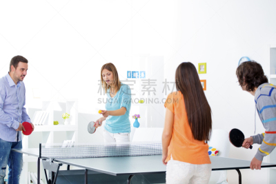 乒乓球,青年人,快乐,选择对焦,休闲活动,水平画幅,伴侣,人群,白人,男性