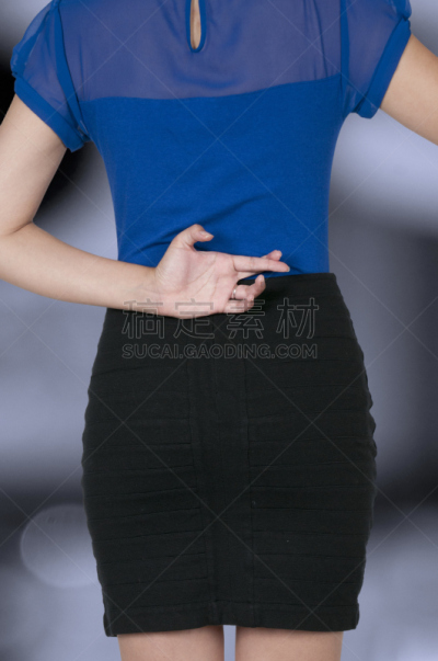 女人,盘着手指,垂直画幅,人造的,不诚实,错觉,撒谎者,横越,做手势,运气