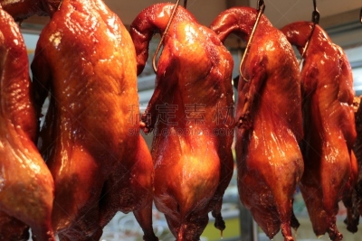 成一排,烤的,水平画幅,无人,超级市场,完整,肉,鸭子肉,悬挂的,数字5