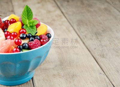 清新,水果沙拉,精神振作,水平画幅,夏天,特写,甜点心,绿薄荷,蓝莓,菠萝
