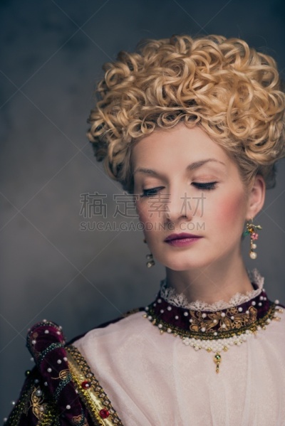 女王,骄傲,注视镜头,自然美,垂直画幅,美,女人,连衣裙,公主,职权