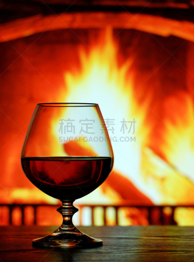 壁炉,白兰地酒杯,垂直画幅,饮食,夜晚,无人,散焦,白兰地,斑点,玻璃