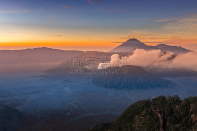 婆罗摩火山,山,火山,泗水,滕格尔火山,bromo-tengger-semeru national park,火山喷口,水平画幅,火山地形,早晨