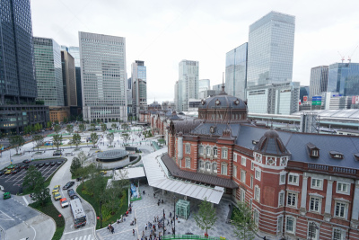 东京站,银座,丸之内,砖墙,铁路运输,天空,休闲活动,夜晚,旅行者,都市风景