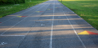 田径跑道,日光,白昼,终点线,接力赛,数字2,数字4,起跑线,数字3,高中