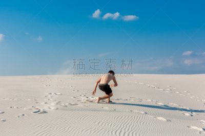沙子,青年人,河流,体操,男人,欲望,运动竞赛,天空,艺术家,水平画幅