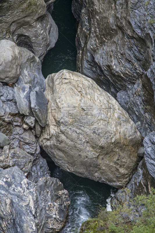 沟壑,格劳宝登州,垂直画幅,水,岩石,无人,峡谷,河流,户外,石材