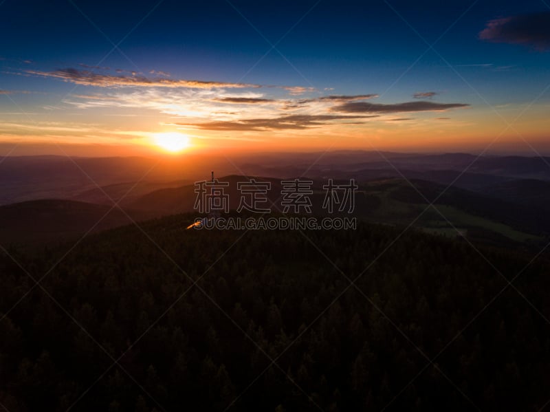 天空,夏天,松树,在上面,山,波兰,航拍视角,云,森林,日落