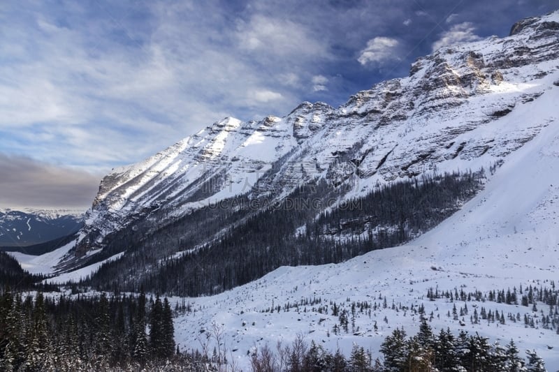 露易斯湖,班夫国家公园,雪山,契努克狗,雪崩,班夫,加拿大落基山脉,远距离,十一月,洛矶山脉