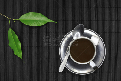 咖啡杯,木制,黑色背景,植物群,古老的,早晨,周末活动,金属,仅一朵花,烤串