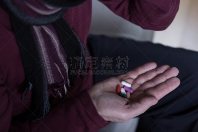 身体受伤,头痛,悲痛,喉咙,水平画幅,古老的,特写,仅男人,仅成年人,人的鼻子