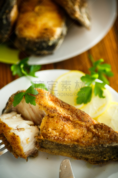 面糊,鲶鱼,烤的,垂直画幅,格子烤肉,鞋底,海鲷,海产,白色,柠檬