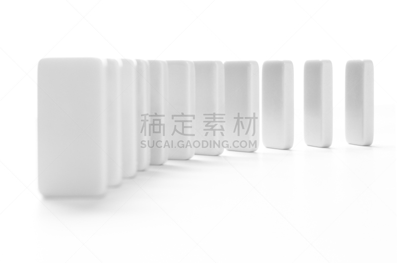骨牌,多米诺效应,白色,大量物体,成一排,商务,白色背景,休闲游戏,背景分离,概念