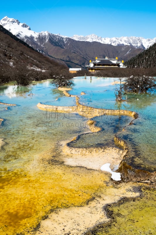 黄龙 ,冬天,著名景点,世界遗产,季节,四川省,垂直画幅,水,雪,旅行者