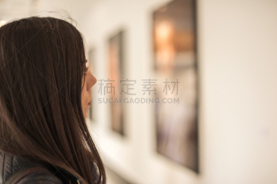 看,画廊,现代艺术,青年女人,艺术家,休闲活动,表演赛,仅成年人,现代
