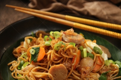 肉丸,蔬菜,酱油,面条,面粉,胡萝卜,葱,主食,水平画幅,新加坡