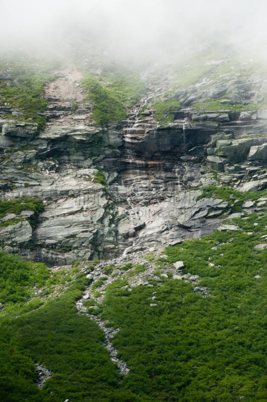 卡塔丁山,水,贝克斯特州立公园,阿巴拉契亚山脉,缅因州,垂直画幅,悬崖,绿色,岩石,无人