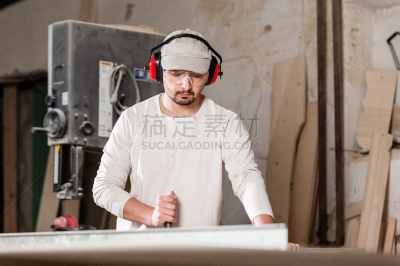 木工,制造机器,木制,工厂,家具,男性,仅男人,仅成年人,眼镜,手册
