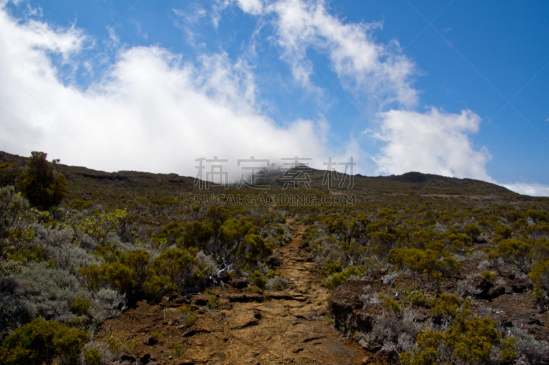 留尼汪（法属）,徒步旅行,天空,褐色,镜头摇上,水平画幅,无人,火山地形,户外,云景