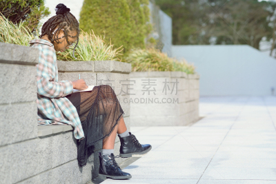 青年人,日野,智慧,非裔美国人,不看镜头,仅成年人,眼镜,想法,知识,东京