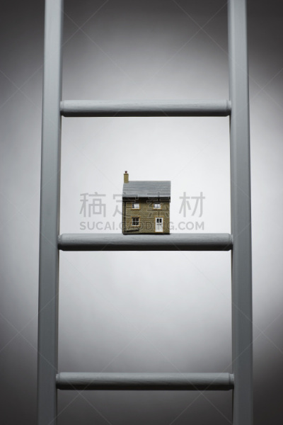 小的,房屋,模型,在梯子上,垂直画幅,灵感,无人,比例,两个物体,影棚拍摄