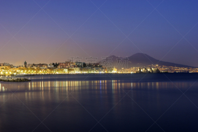 维苏威火山,纳布勒斯,海港,背景,德洛沃城堡,那不勒斯海湾,商用码头,黄昏,地中海,海湾