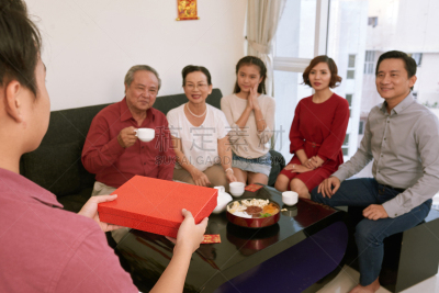 礼物,家庭,越南新年,祖父母,越南,青少年,留白,水平画幅,父母,传统
