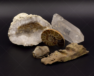 宝石,化石,黑色背景,水平画幅,古老的,石材,紫水晶,钻石,石榴石,考古学