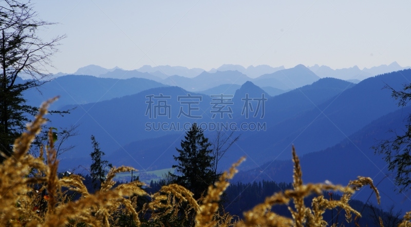 Fernblick in die Berge
