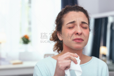 少年早期,住宅内部,青少年,水平画幅,情绪压力,心理健康,特写,疲劳的,青年人,友谊
