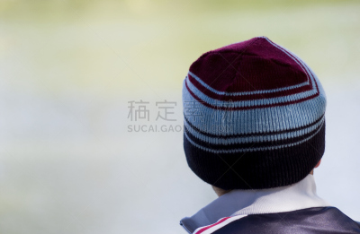 男人,羽饰丝绒帽,巴拉克拉法帽,水平画幅,偏远的,仅男人,仅成年人,羊毛帽,厚衣服,青年人
