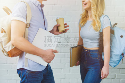 部分,青年人,工间休息,小酒杯,前面,白色,枉费心机,笔记本电脑,水平画幅,一次性杯子