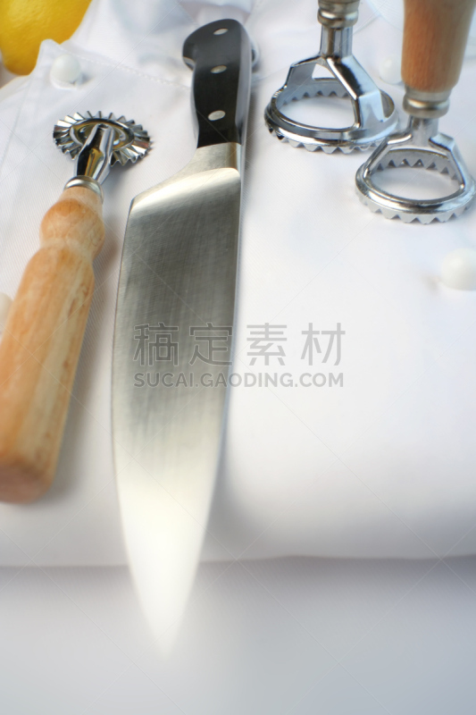 巨大的,刀,圣伯纳犬,行家,绳栏,暴饮暴食,意大利馄饨,垂直画幅,车轮,烘焙糕点